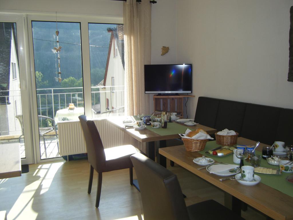 Ferienweingut Hensler Hotel Briedel Ngoại thất bức ảnh